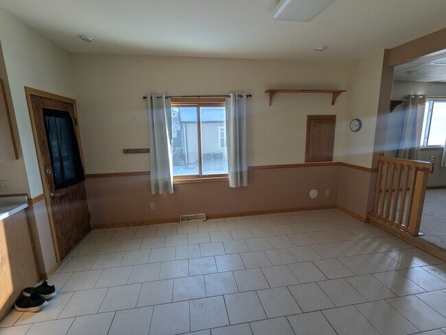 Building Photo - 136 Main St