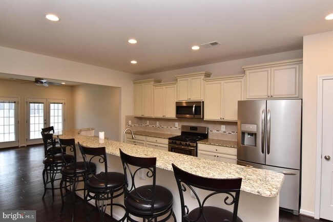 Building Photo - 20560 Charlotte Blvd