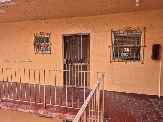 Building Photo - 440 E 23rd St