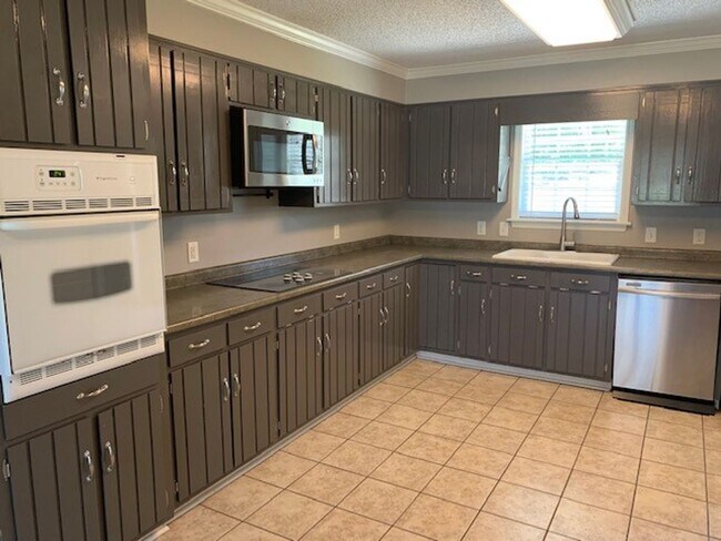 Building Photo - 3Bedroom 2 Bathroom in Valdosta