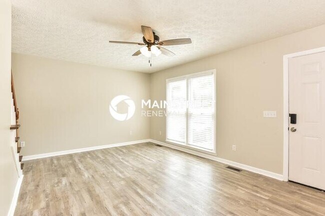 Building Photo - 3 Bedroom Pet-Friendly Home in FAIRVIEW, TN with Main Street Renewal