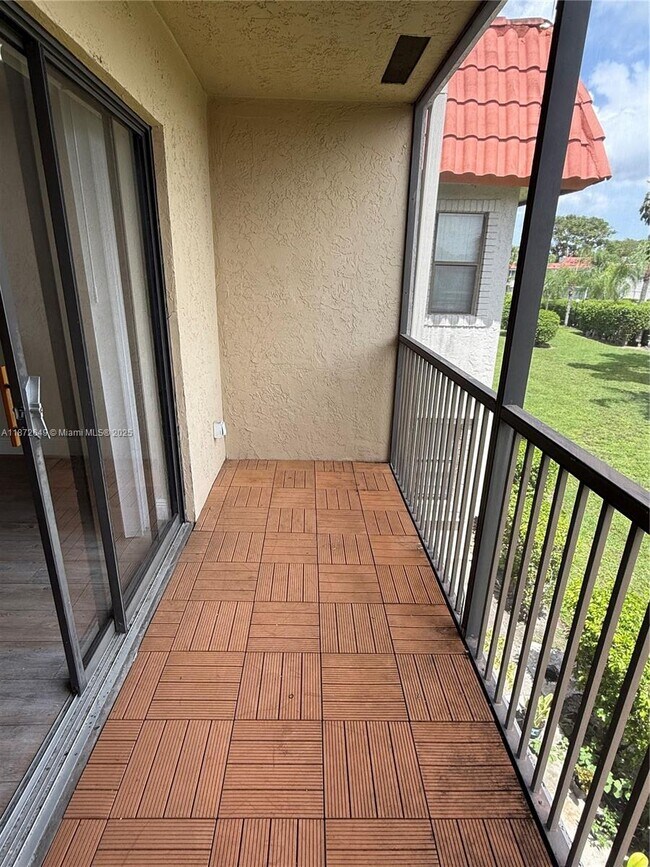 Building Photo - 7406 Woodmont Terrace