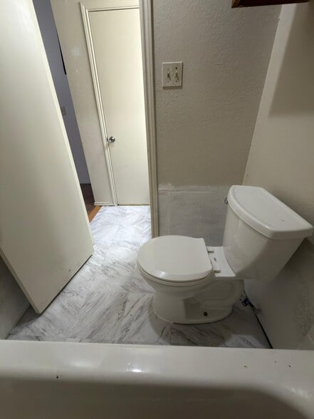Building Photo - 6408 Brookhaven Trl