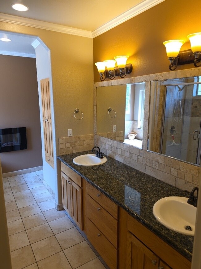 Building Photo - 4814 Iroquois Trail