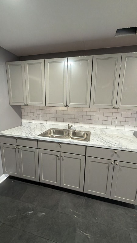 Building Photo - 1370 Marechalneil St