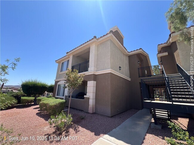 Primary Photo - 2900 Sunridge Heights Pkwy