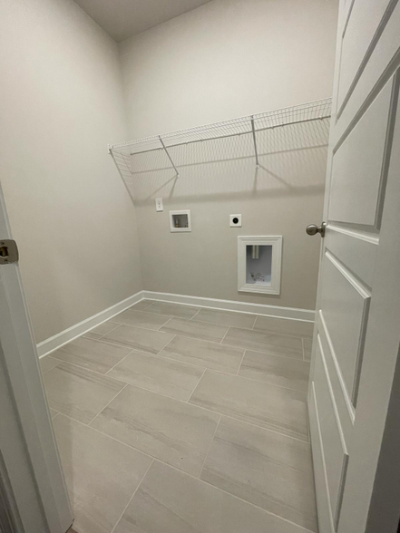 Building Photo - 523 Summit Vw