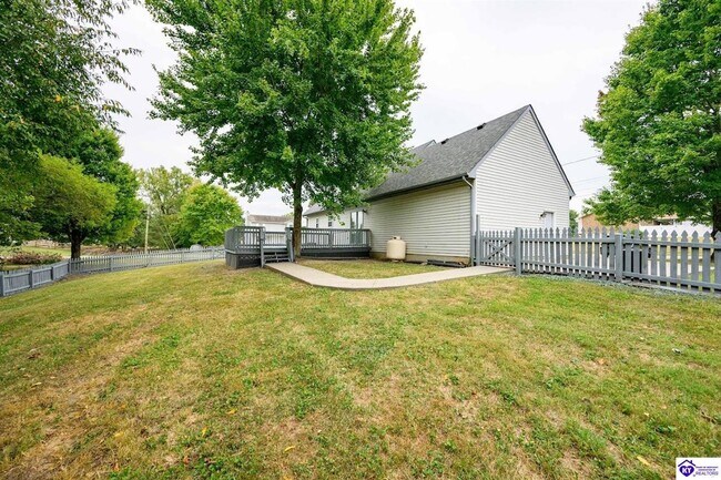 Building Photo - 2001 Oak Meadow Dr