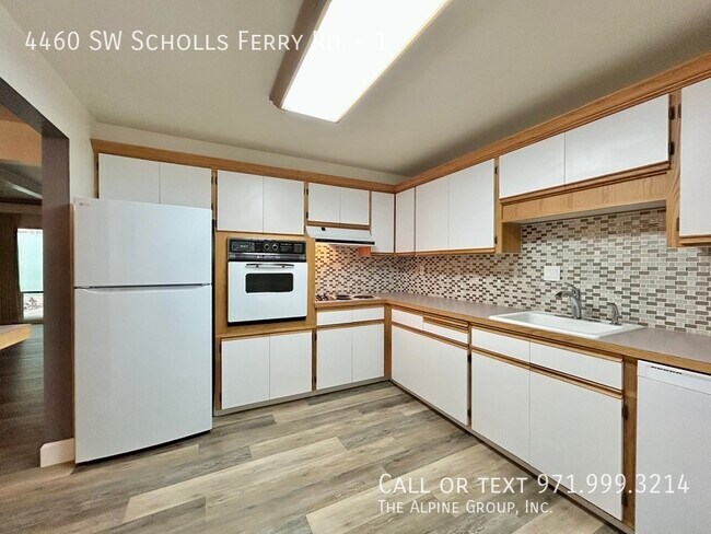 Building Photo - 4460 SW Scholls Ferry Rd