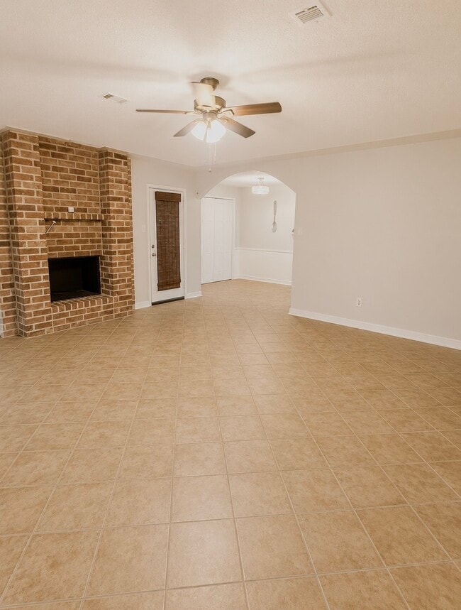 Building Photo - 7446 Soledad Dr