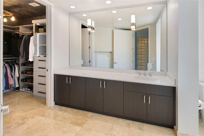 Building Photo - 301 Hendricks Isle
