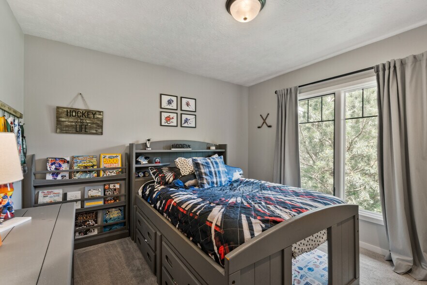 Building Photo - 4606 S 184th Plz