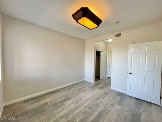 Building Photo - 9050 W Warm Springs Rd