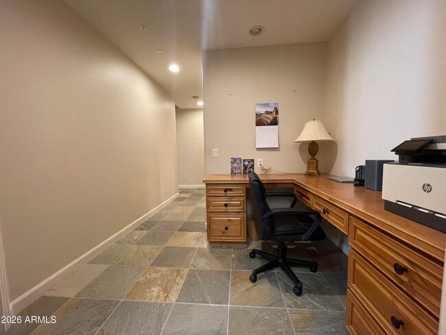 Building Photo - 12035 W Red Hawk Dr