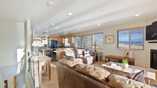 Building Photo - Beautiful 3-Bedroom Home in Eden!