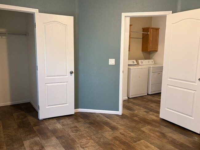 Building Photo - 350 Lee Ave