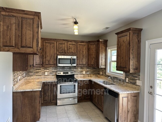 Building Photo - 9936 Falcon Crest Dr