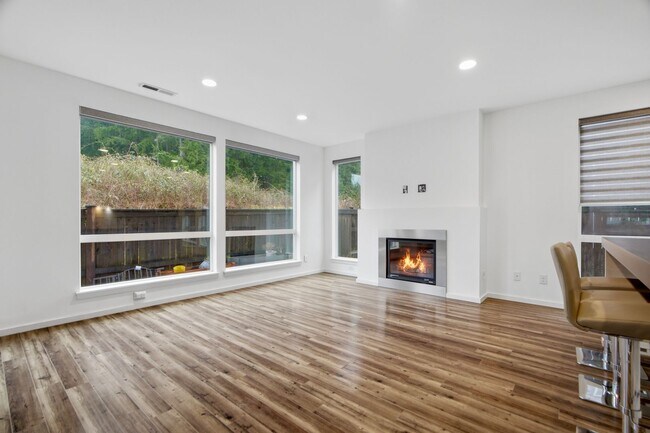 Building Photo - 17129 42nd Dr SE