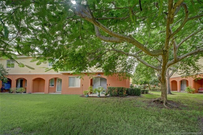 Building Photo - 44 SE Sedona Cir