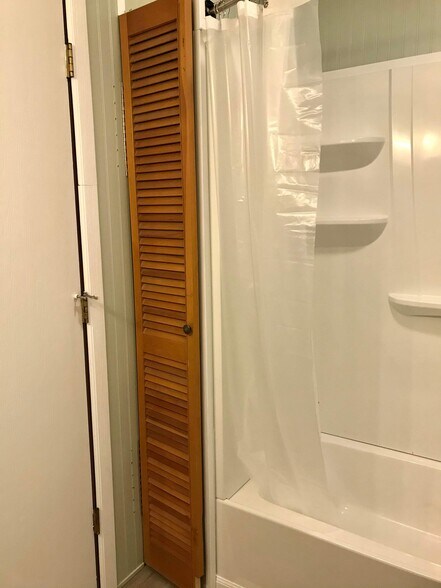 Building Photo - 826 Jonathan Run Rd