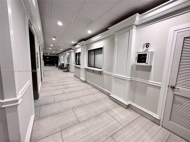 Building Photo - 180 Seaview Ct
