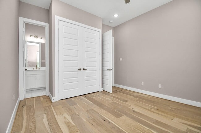 Building Photo - 304 Chobani Ln