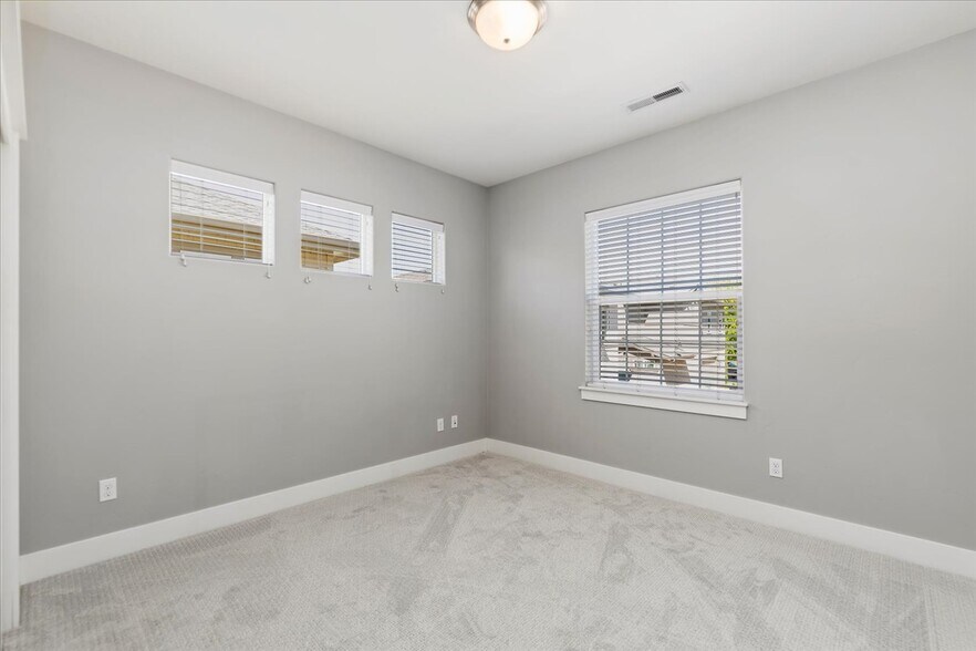 Building Photo - 3631 S Pheasant Tail Way