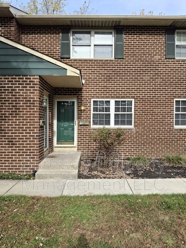 Building Photo - 128 Eaves Mill Rd