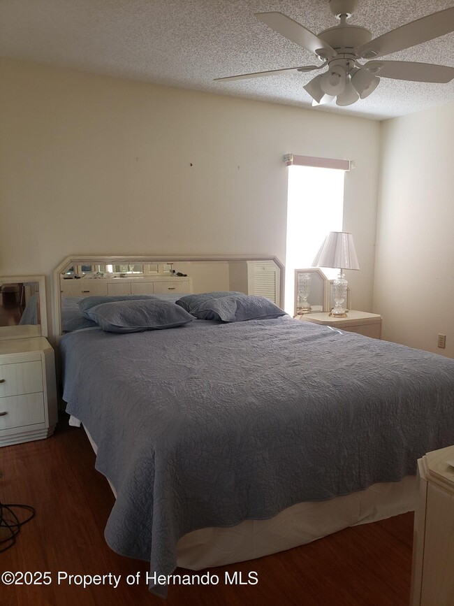 Building Photo - 7431 Flyway Dr