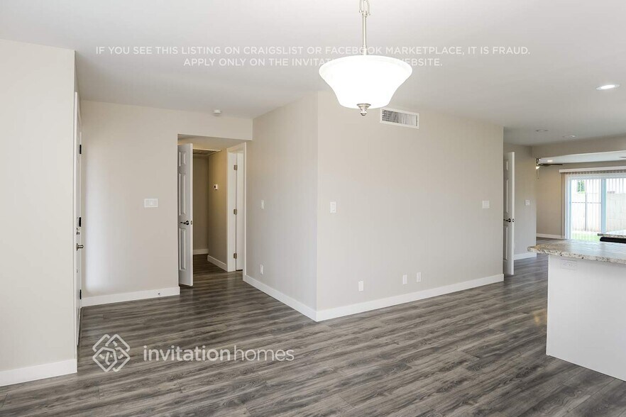 Building Photo - 4844 W Townley Ave