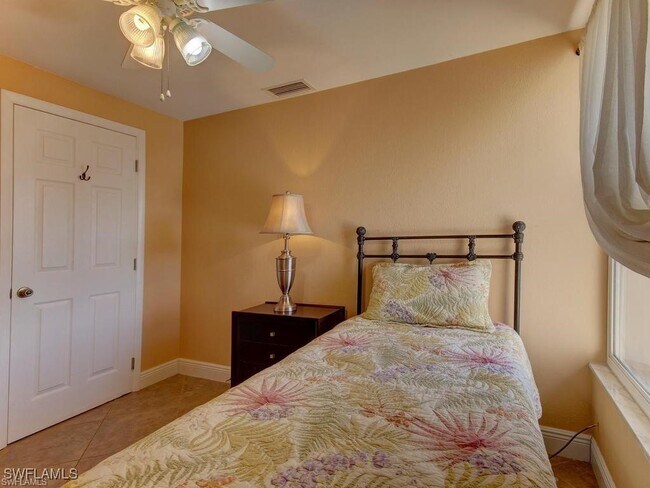 Building Photo - 4912 Hawaii Blvd