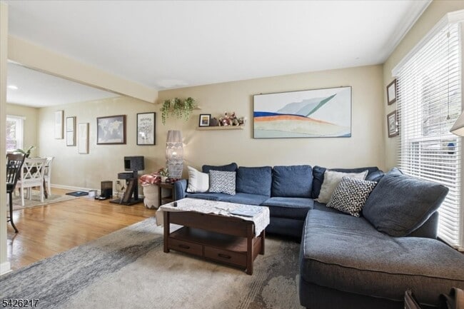 Building Photo - 23 Doremus St