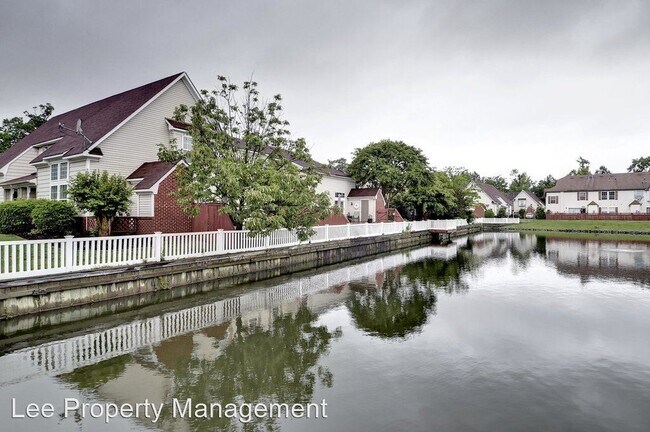 Building Photo - 2 br, 2.5 bath House - 120 Buttonwood Lane