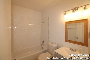 Building Photo - 3807 Briarhaven St