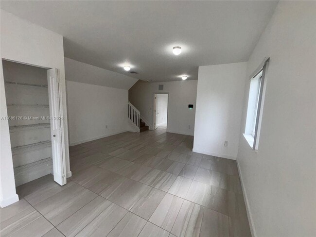 Building Photo - 1238 NW 4th Ln