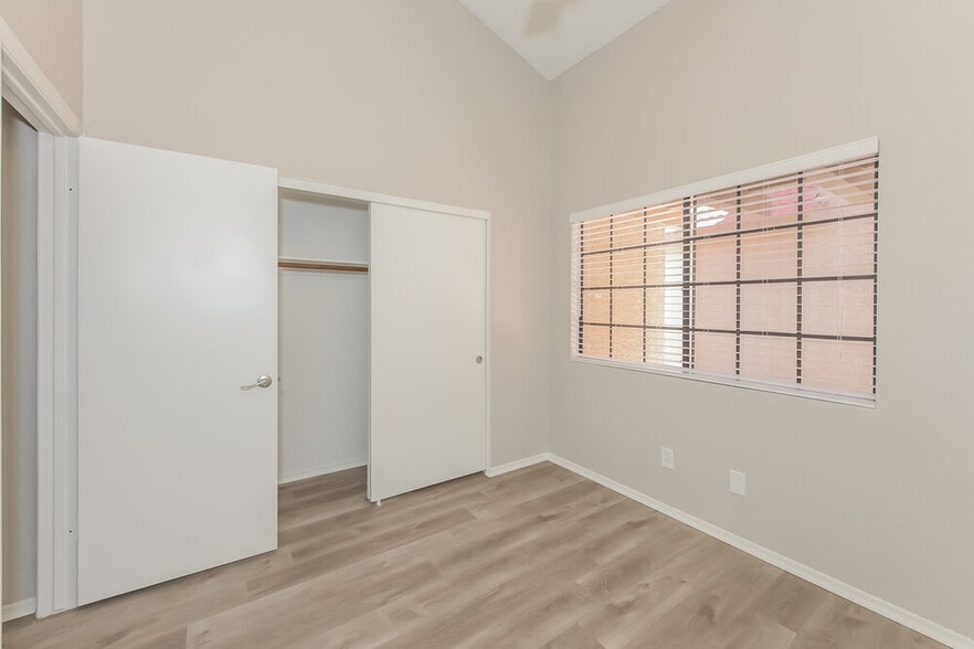 Building Photo - 4681 W Harrison St