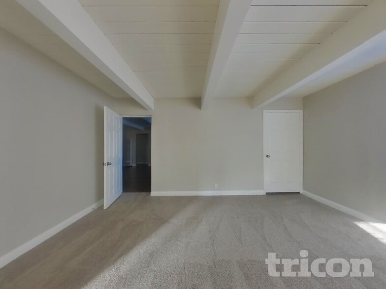 Building Photo - 500 Shaddick Dr