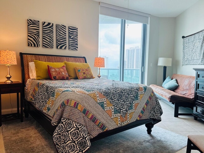 Building Photo - 3333 NE 32nd Ave