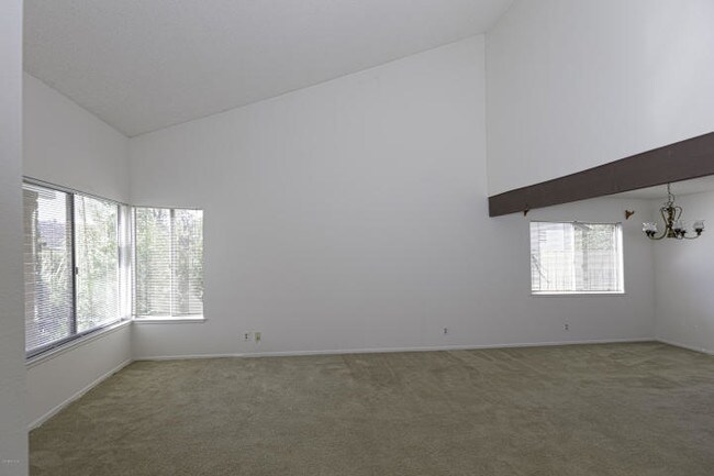 Building Photo - 3050 Wildwood Ave