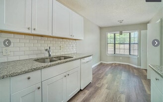 Building Photo - 926 Amberly Dr