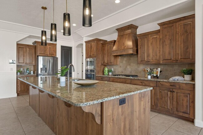 Building Photo - 6 Bed, 4 Bath with RV Parking and No HOA in Sycamore — Available Now!