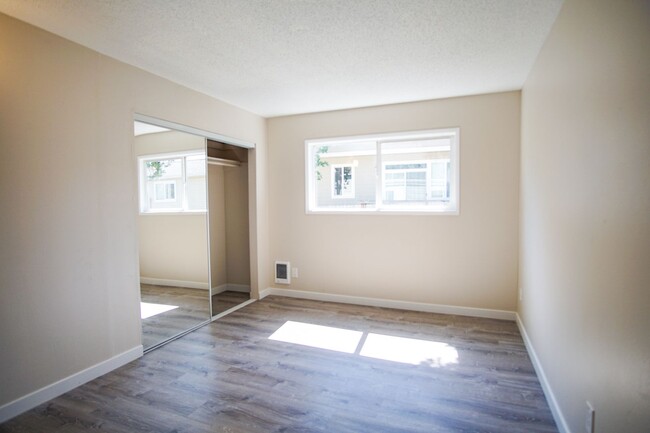 Building Photo - Spring Special: Spacious 2 Bedroom with St...