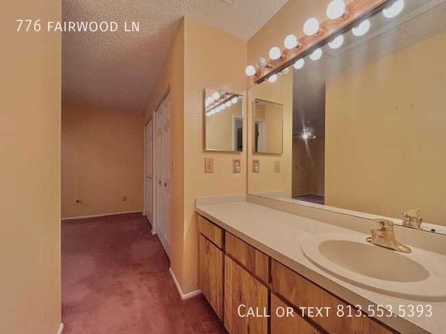 Building Photo - 776 Fairwood Ln