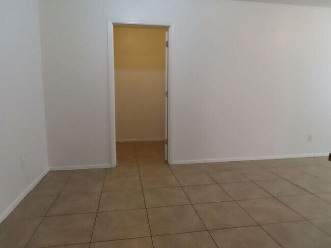 Building Photo - 2 Bedroom 1 Bath in Mesa