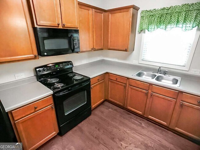 Building Photo - 206 Madison Ave