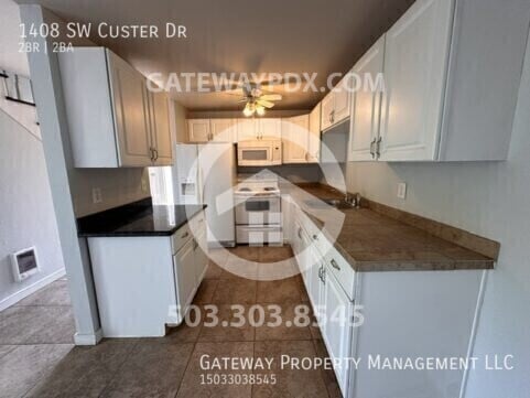 Building Photo - 1408 SW Custer Dr