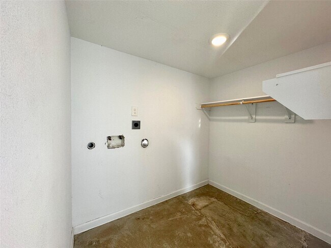 Building Photo - 808 Oakhurst St