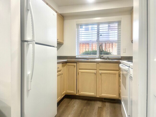 Building Photo - 5341 Trunk Bay Cir