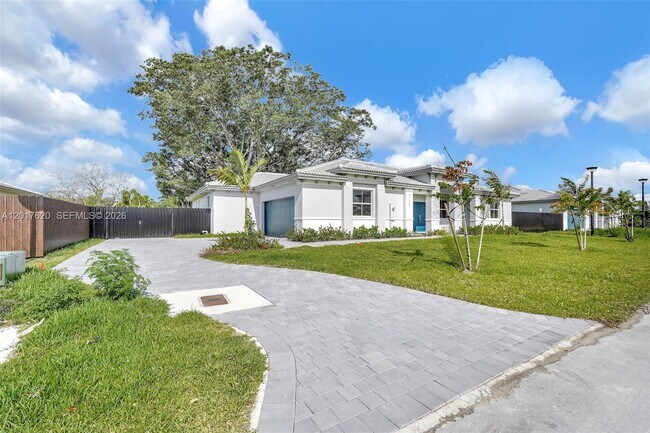 Building Photo - 27232 SW 159th Path