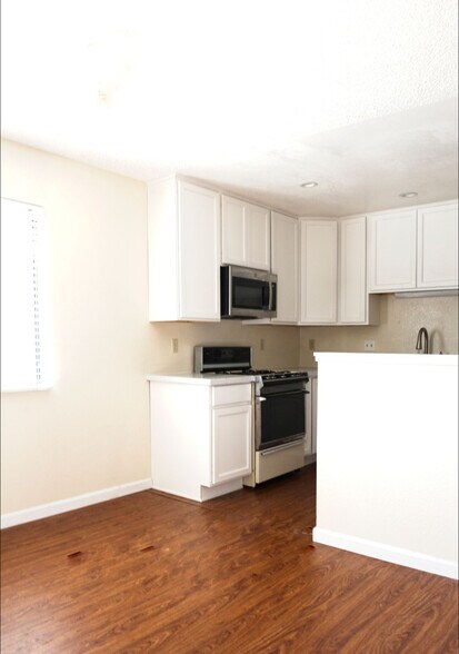 Building Photo - 173 Park Place Dr